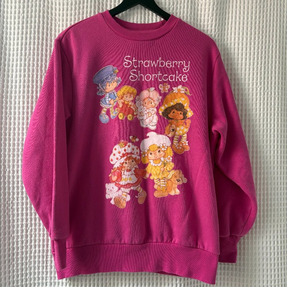 Strawberry Shortcake and Friends pink oversize crewneck fleece lined sweatshirt